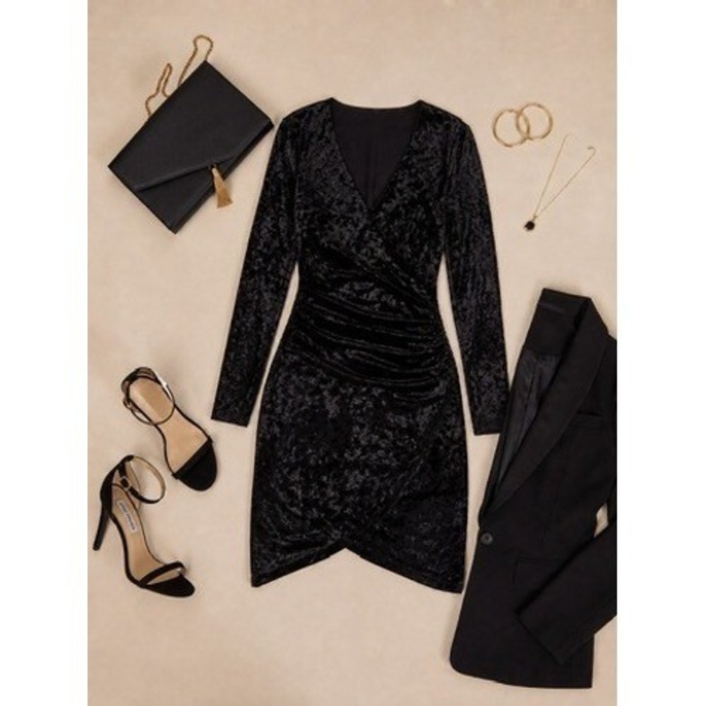 Gianni Bini Black Crushed Velvet Mini Dress Long Sleeve V-Neck Ruched Size Small